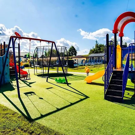 With Pool, Whirlpool, Sauna, Vakantiehuis *