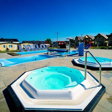With Pool, Whirlpool, Sauna,